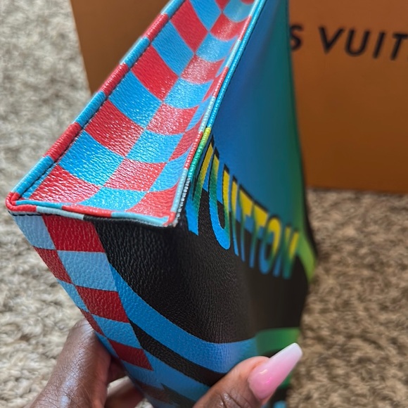 Louis Vuitton Toiletry 26 Pouch - Picture 8 of 9